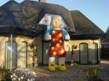 Sarah 4,5 meter hoog